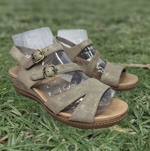 Dansko Angela Womens Sandel Sz 9.5-10 Sand Metallic Leather Comfort Wedge Adj.